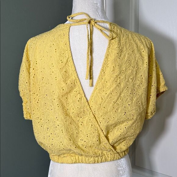 Madewell Cropped Yellow Eyelet Blouse with back cutout - Picture 4 of 9